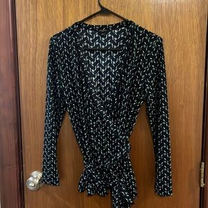 Ann Taylor long sleeve patterned blouse